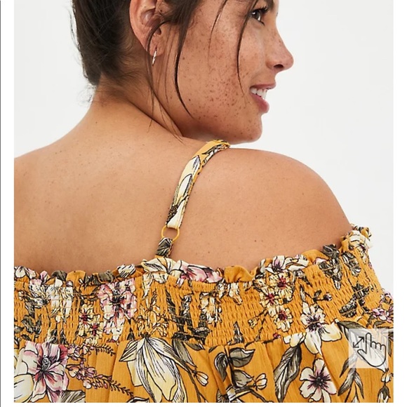 NWT Torrid 3x Yellow Floral Cold Shoulder Blouse!! - Picture 4 of 6